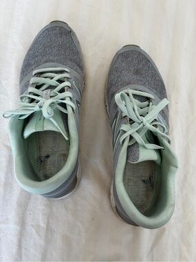 Well Worn New Balance Light Gray and Mint Women's Athletic Sneakers